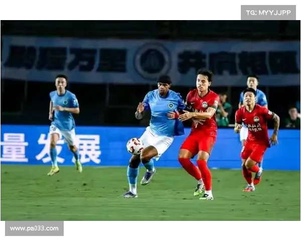 杨一鸣31.85米超远距离破门创下新鹏城中超最远进球纪录 杨一鸣31.85米超远距离破门创下新鹏城中超最远进球纪录